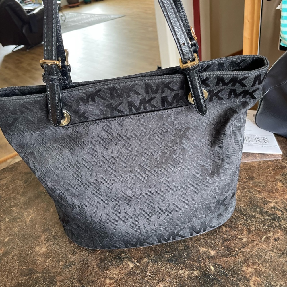 Michael Kors tote
